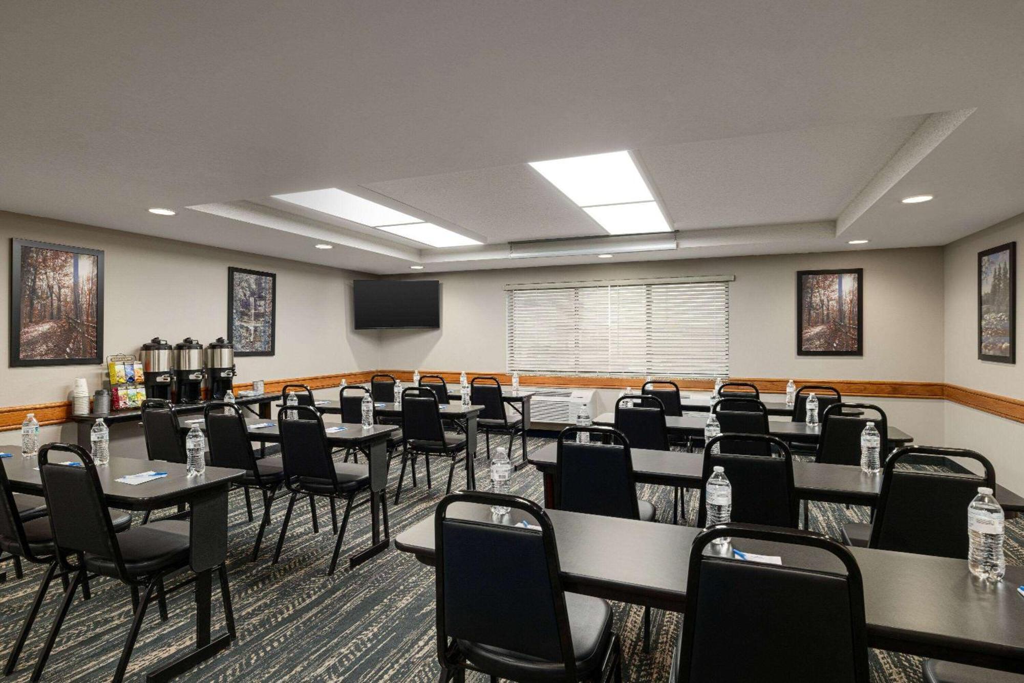 Americinn By Wyndham Lincoln South Dış mekan fotoğraf